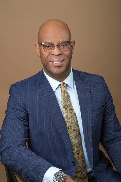 Greg Thomas Headshot Picture